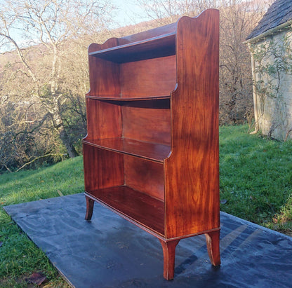 Early 19th Century Regency Waterfall Bookcase Made Of Solid Mahogany With Contrast Cross Banding And Boxwood Stringing