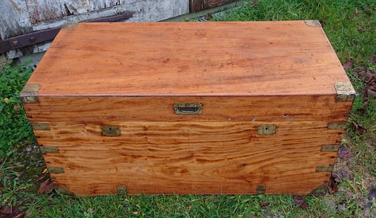 Great Quality Early 20th Century Travelling Coffer Chest