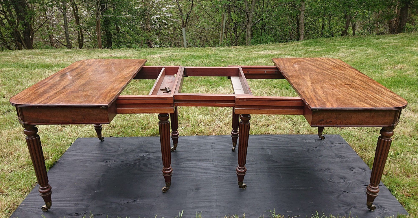 Regency Mahogany Antique Dining Table by Gillows of Lancaster and London