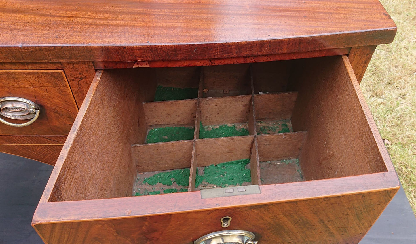 Very Fine 18th Century Mahogany Sideboard