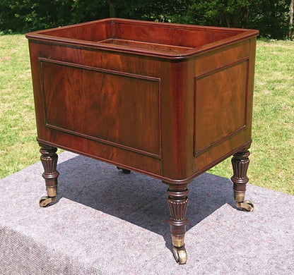 Early 19th Century Regency Mahogany Wine Cooler Cellarette attributed to Gillows of Lancaster and London