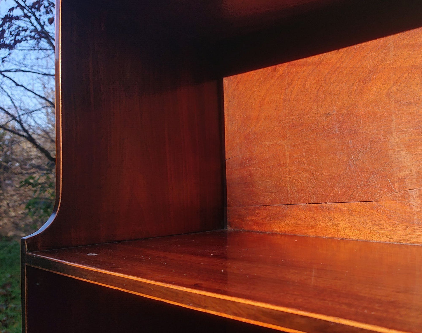 Early 19th Century Regency Waterfall Bookcase Made Of Solid Mahogany With Contrast Cross Banding And Boxwood Stringing