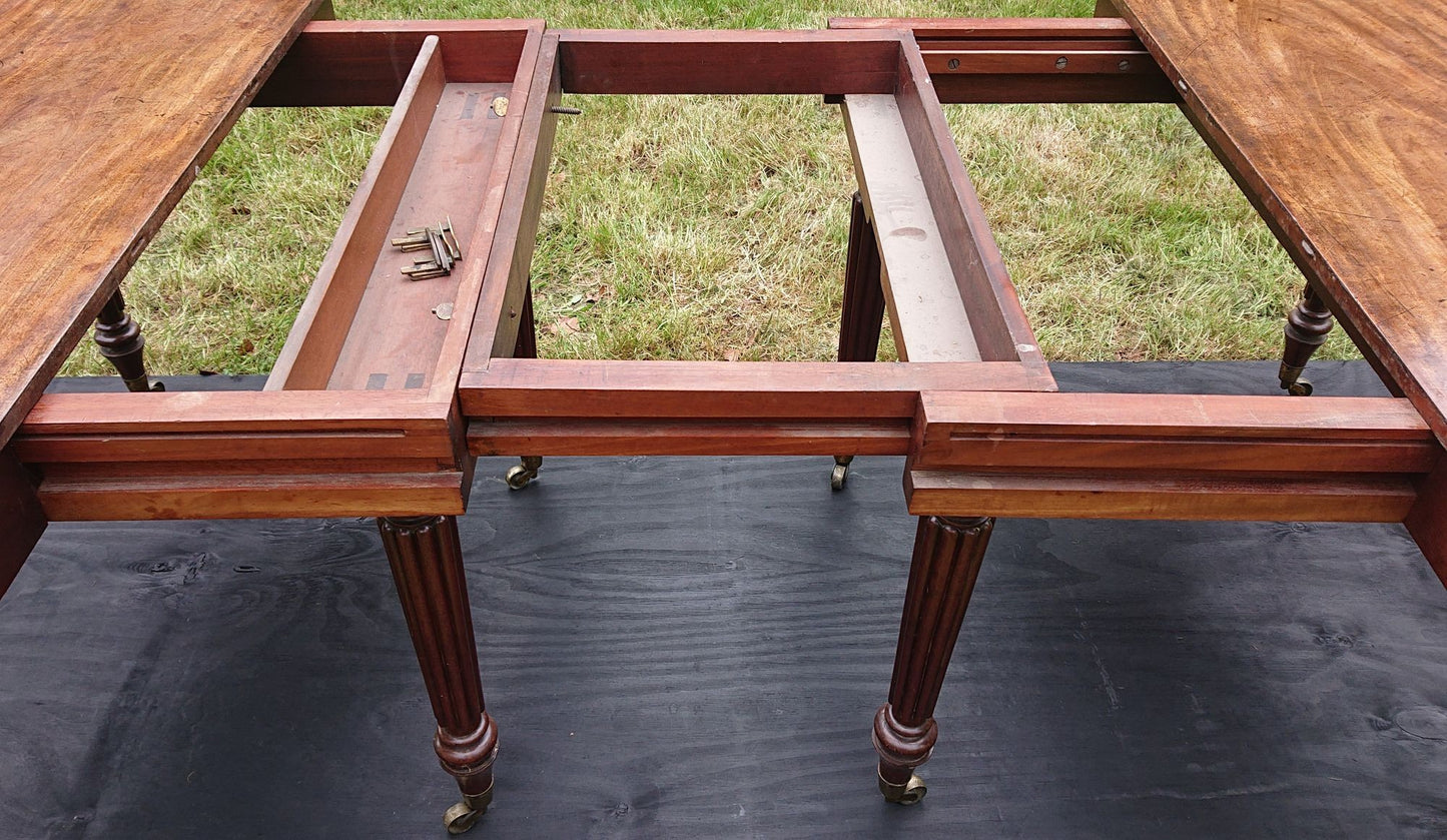 Regency Mahogany Antique Dining Table by Gillows of Lancaster and London