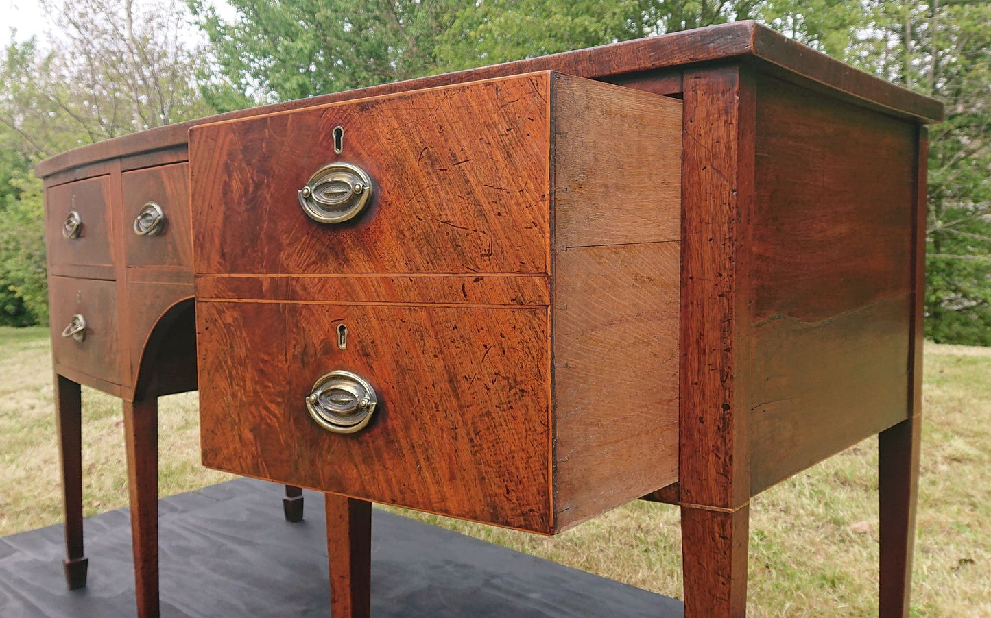 Very Fine 18th Century Mahogany Sideboard