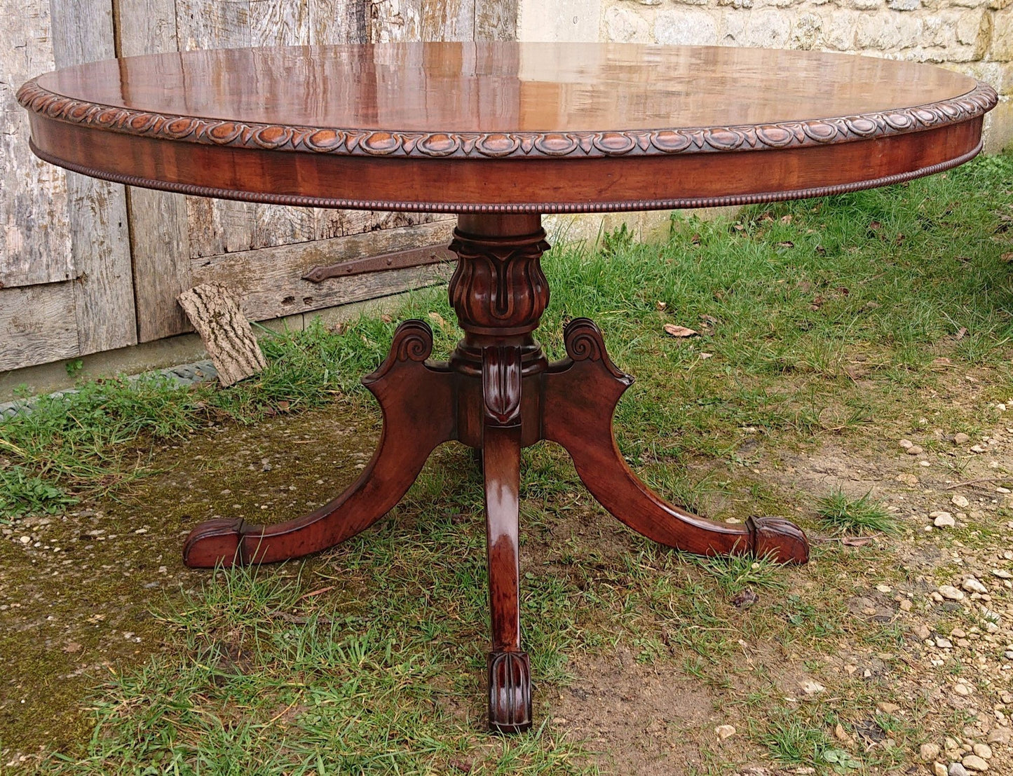 Very Fine Nineteenth Century Centre Table