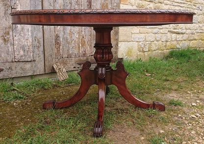 Very Fine Nineteenth Century Centre Table