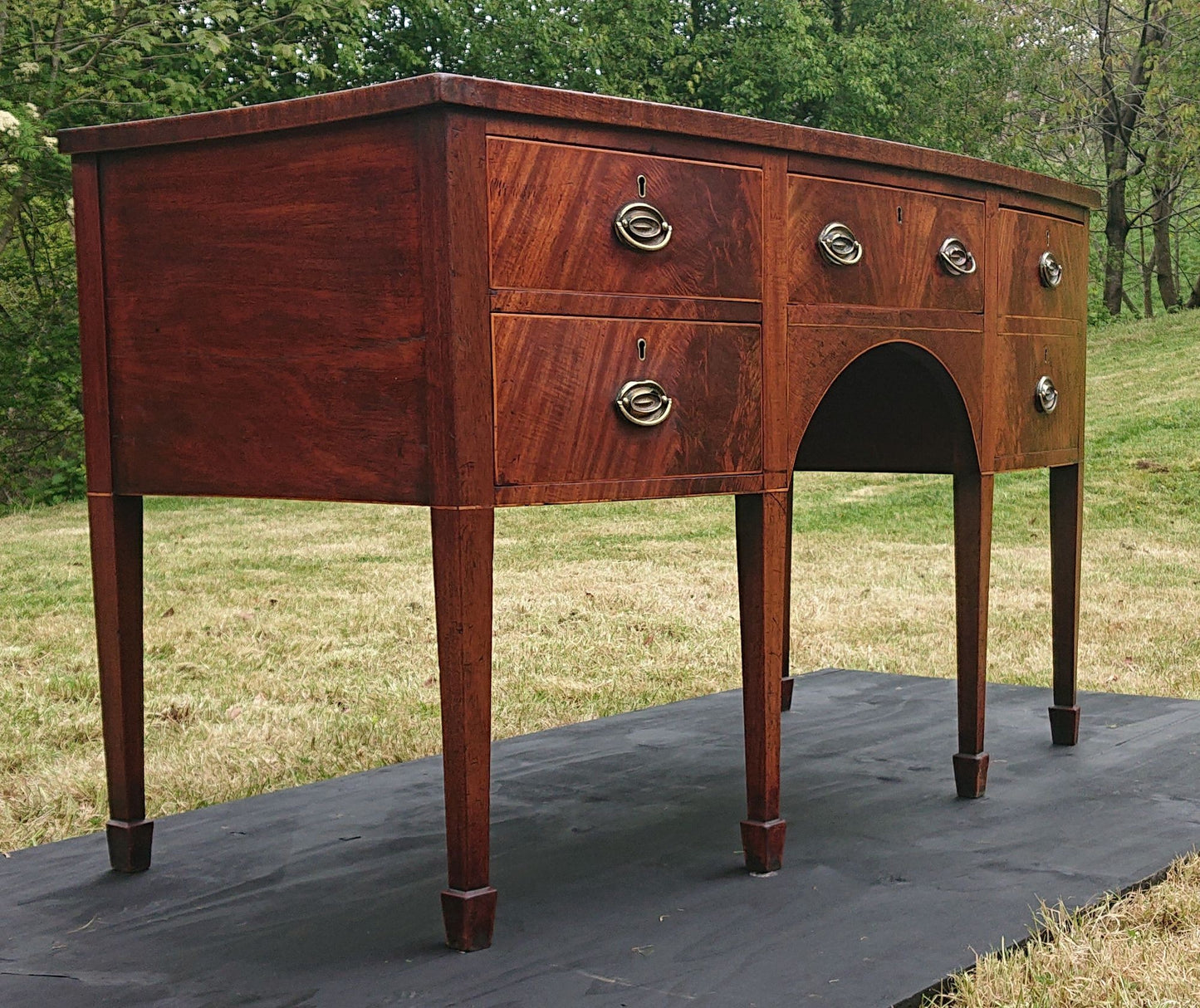 Very Fine 18th Century Mahogany Sideboard