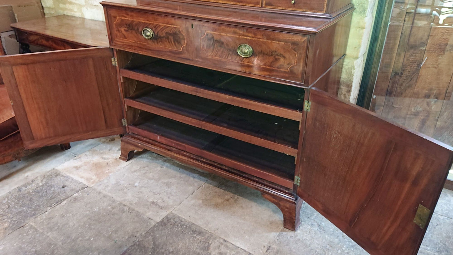 Very Fine 18th Century Cabinet