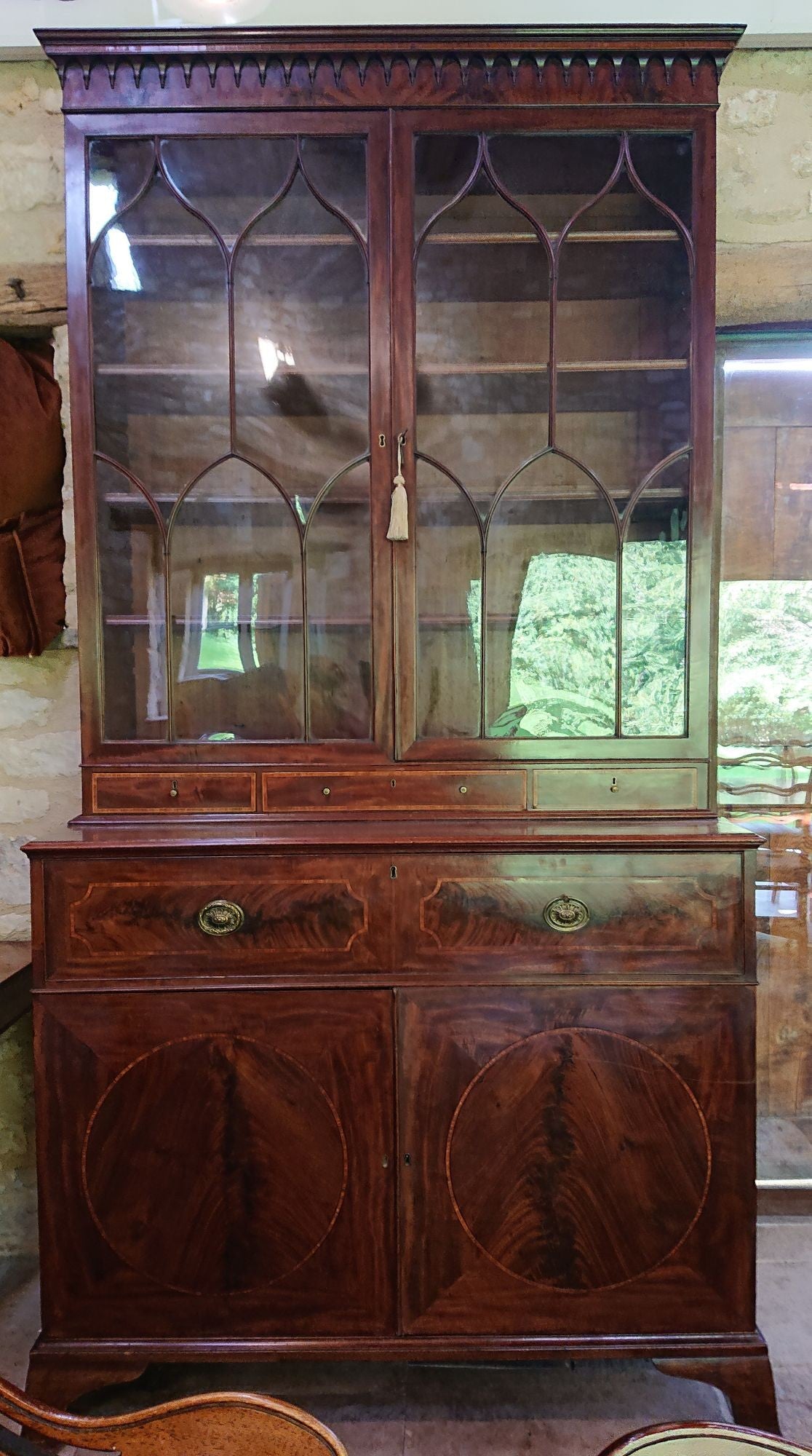 Very Fine 18th Century Cabinet