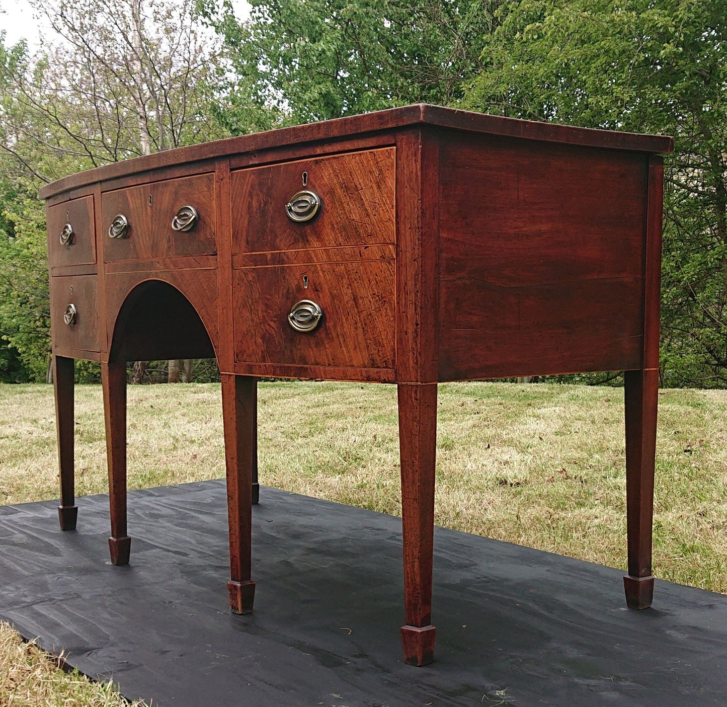 Very Fine 18th Century Mahogany Sideboard