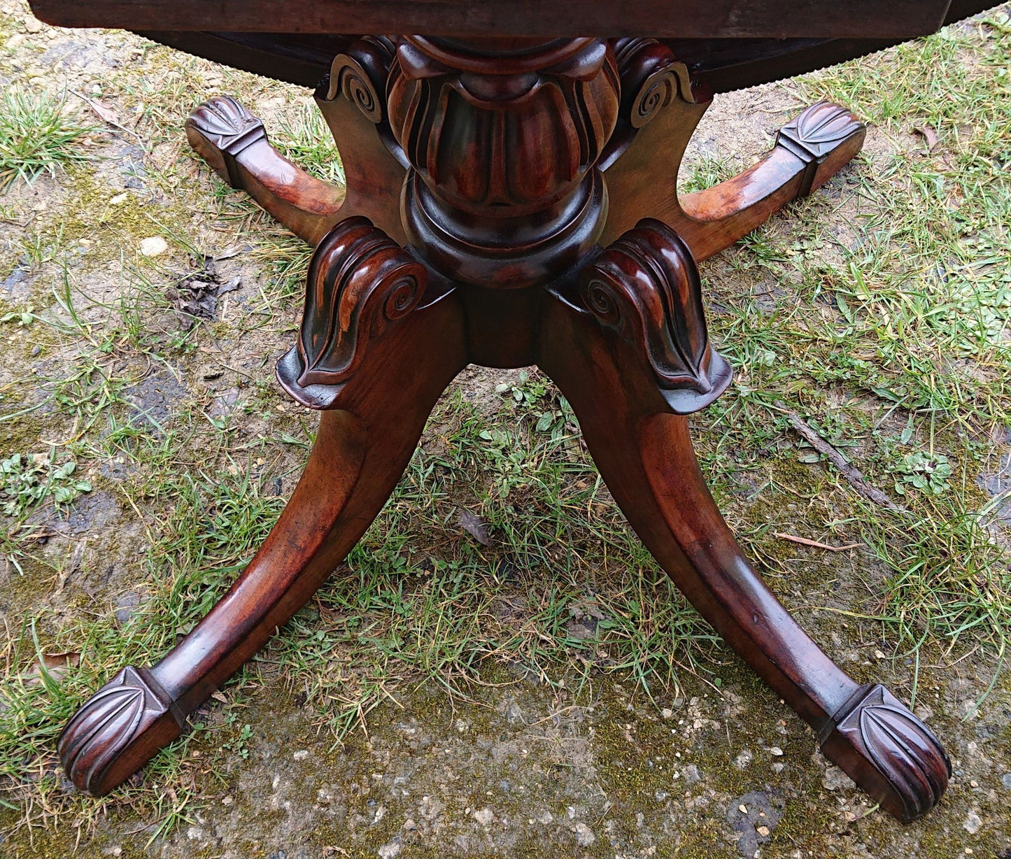 Very Fine Nineteenth Century Centre Table